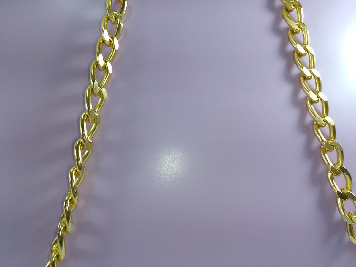 Bolso de colgar color morado marca piel Guerrero