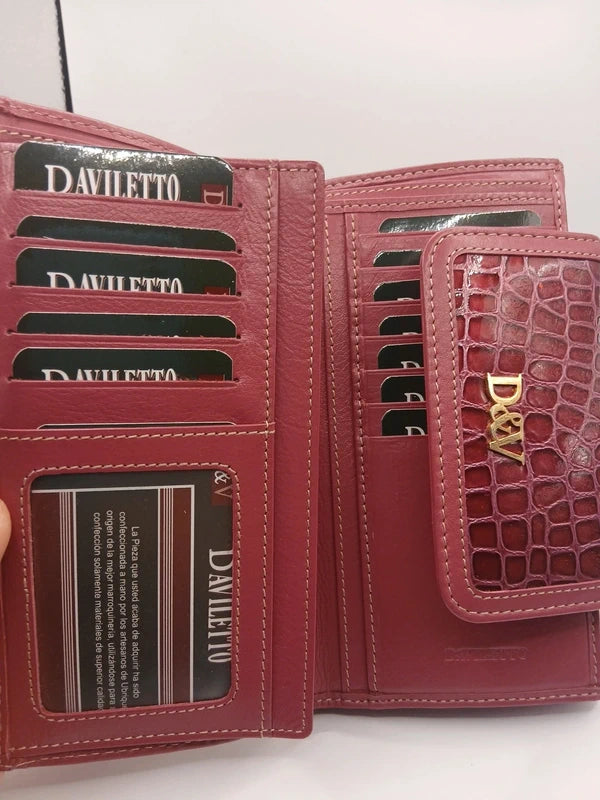 Billetera de pìel color rosa marca Daviletto