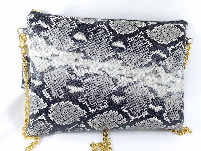 Bolso de colgar color negro/gris/blanco marca Piel Guerrero