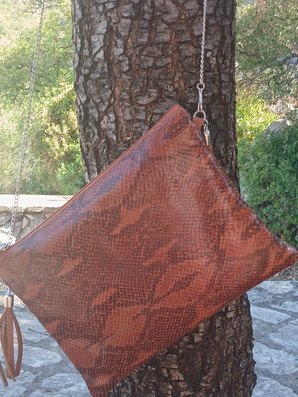 Bolso de piel color cuero marca Piel Guerrero
