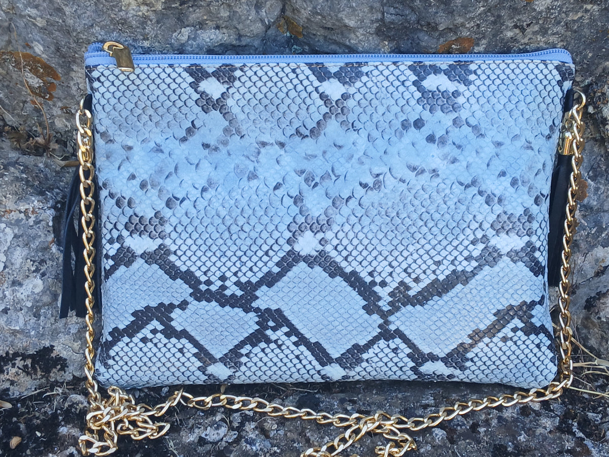 Bolso de colgar color Azul marca piel Guerrero