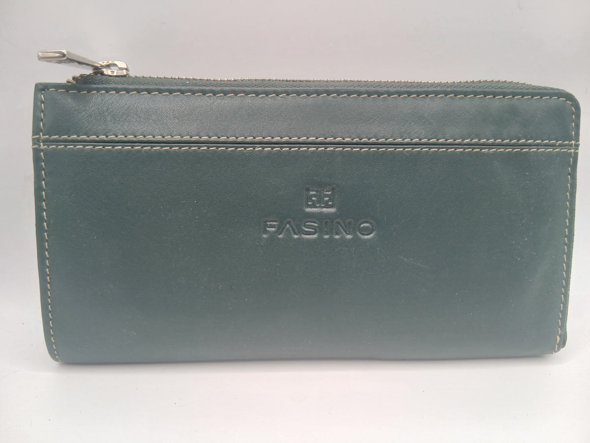 Billeteras de piel color verde marca Fasino