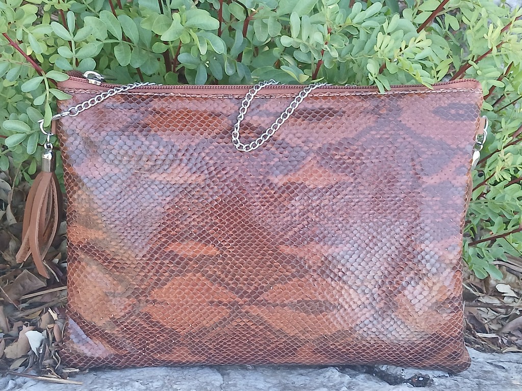 Bolso de piel color cuero marca Piel Guerrero