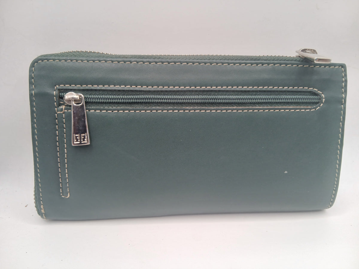 Billeteras de piel color verde marca Fasino