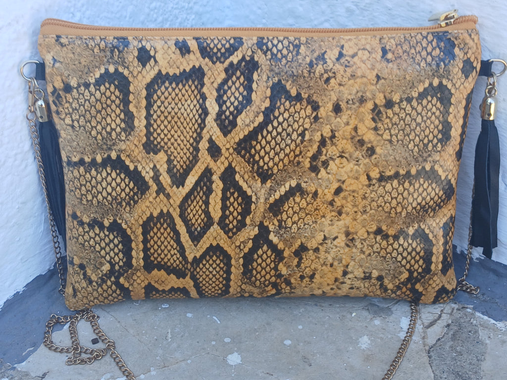 Bolso de cadena color mostaza marca Piel Guerrero