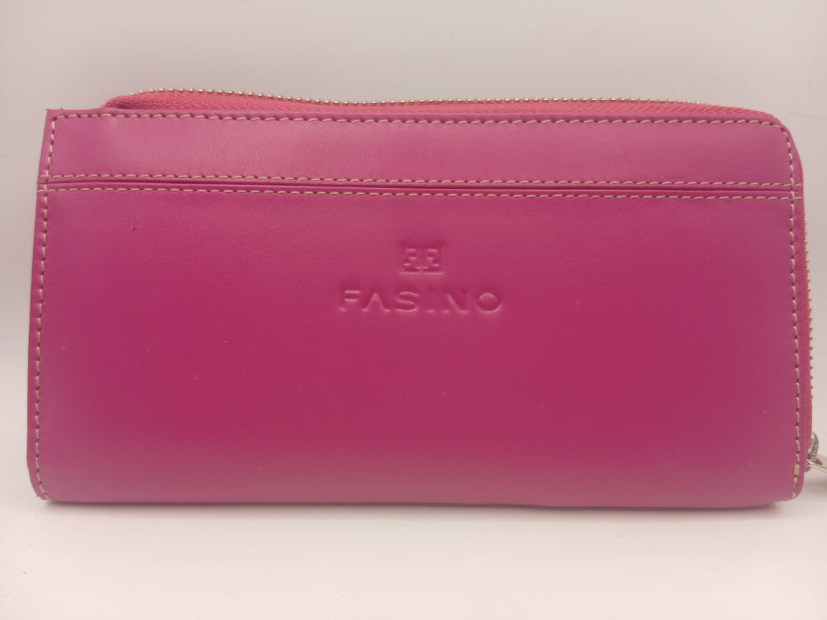 Billeteras de piel color fucsia marca Fasino