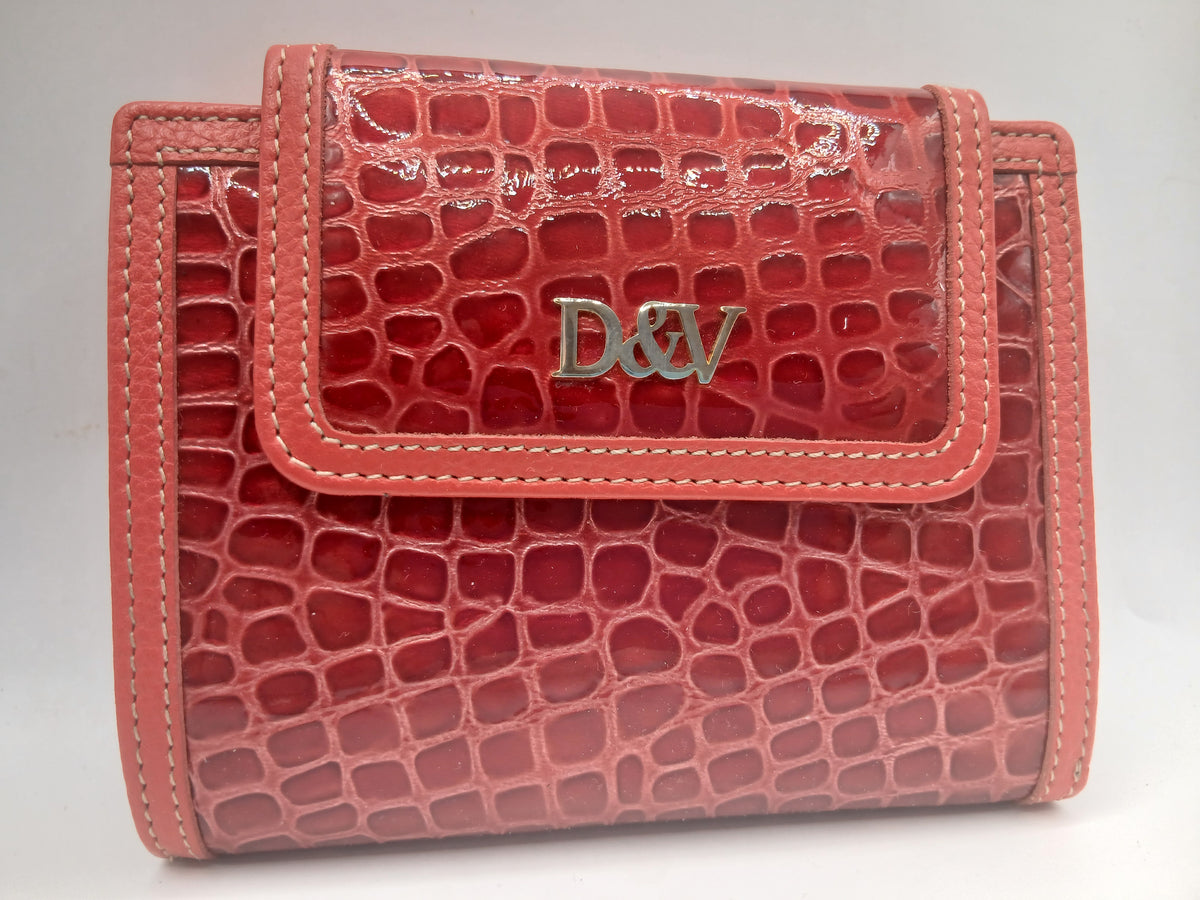 Billeteras de piel color rojo marca Daviletto