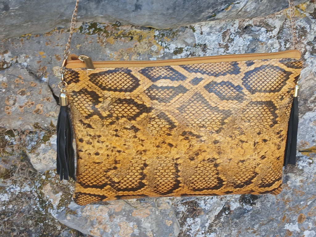 Bolso de cadena color mostaza marca Piel Guerrero